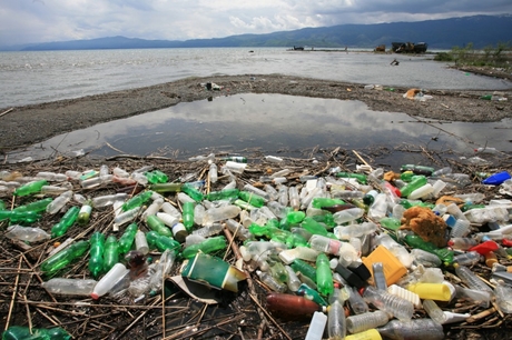 النفايات البلاستيكية تسيطر على العالم في يوم البيئة ا...