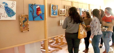 أعمال وتقنيات فنية متعددة في معرض الفنانة لبنى الأشقر